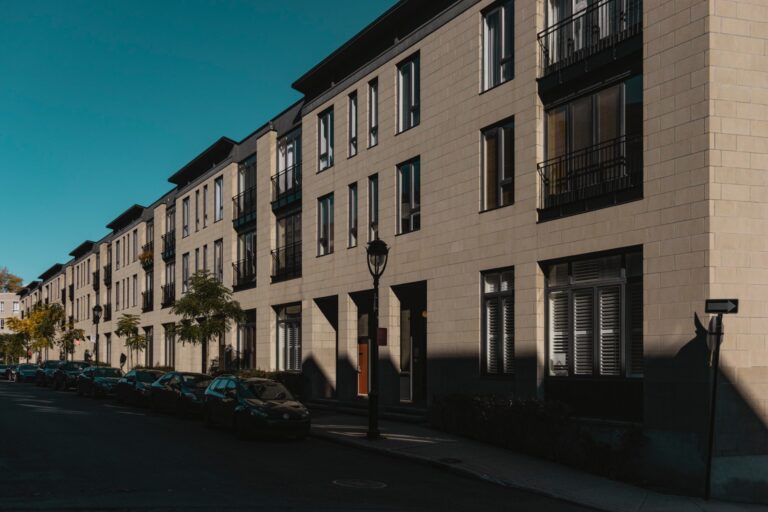How to Do Small Building Management: A Comprehensive Guide